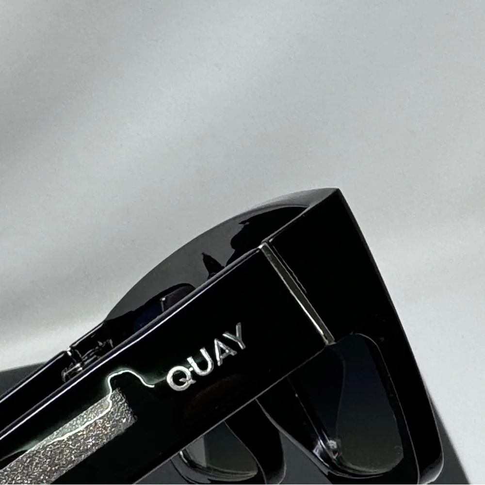 Quay Australia frame very